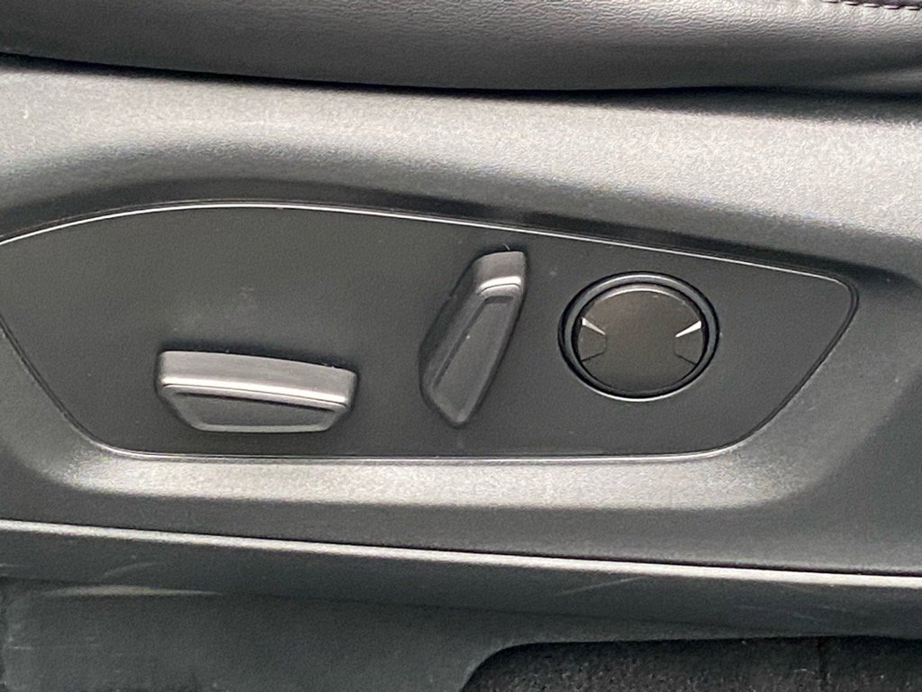 Certified 2023 Ford Explorer XLT w/ Equipment Group 202A image 14