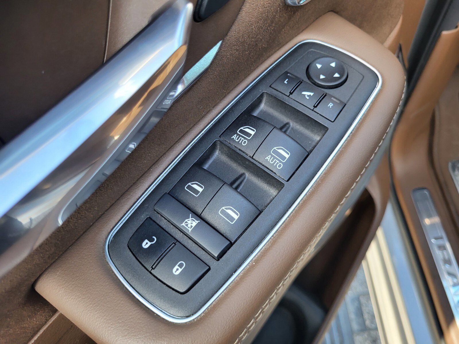 Used 2024 RAM 1500 Limited image 18