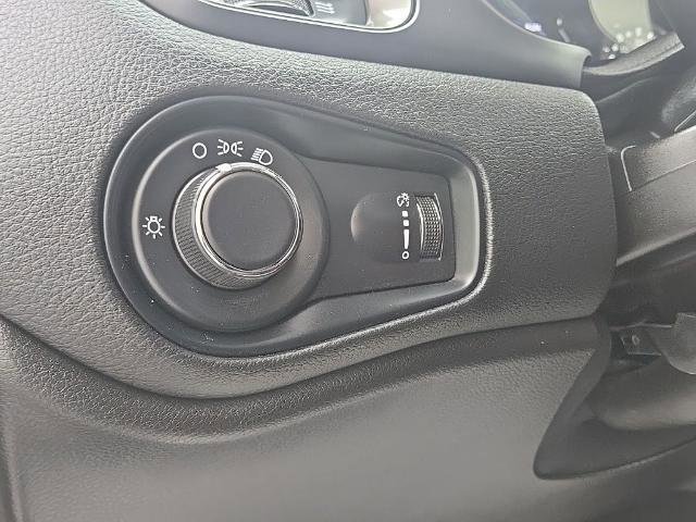 Used 2023 Jeep Renegade Latitude image 19