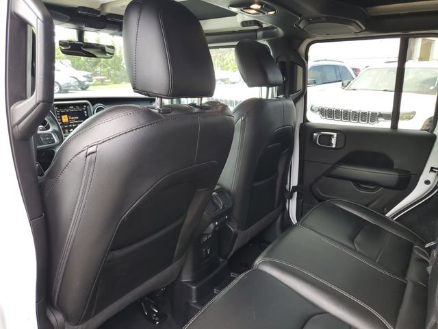 Used 2022 Jeep Wrangler Unlimited Sahara w/ Cold Weather Group AWD/4WD image 27