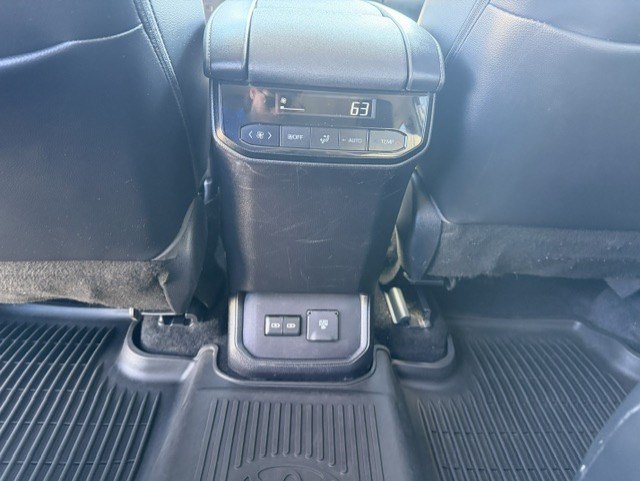 Used 2022 Toyota Highlander Limited AWD/4WD image 30