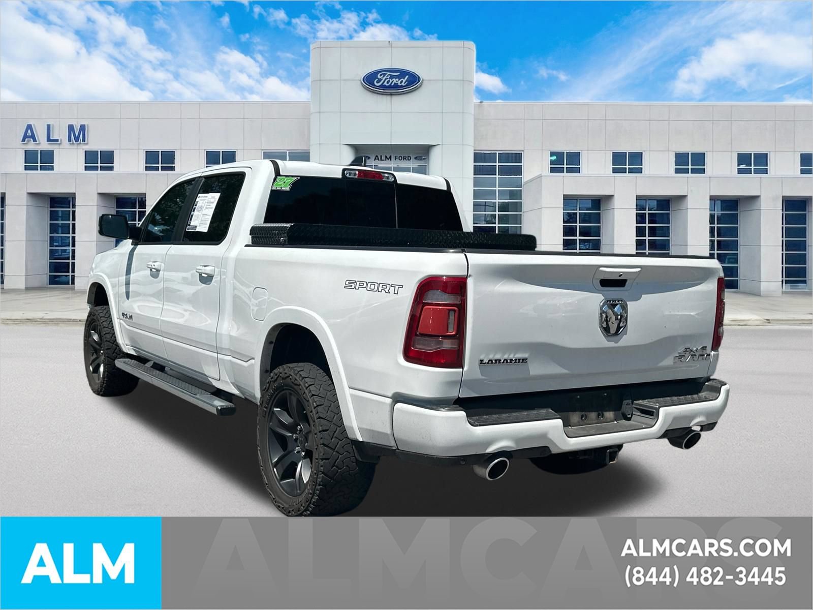 Used 2022 RAM 1500 Laramie w/ Sport Appearance Package AWD/4WD image 8