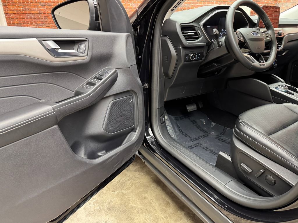 Certified 2022 Ford Escape SEL image 12