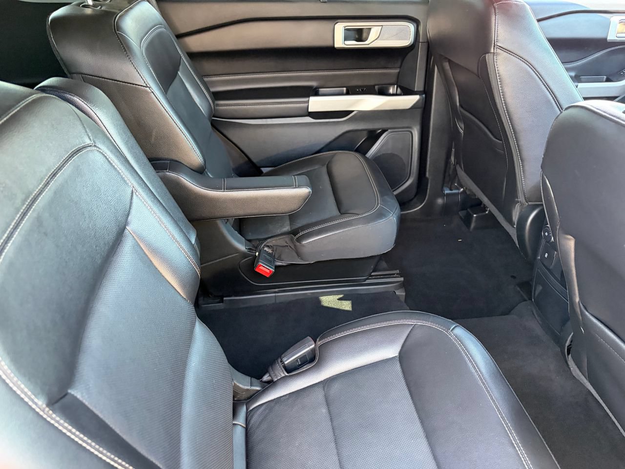 Certified 2022 Ford Explorer Limited w/ Equipment Group 301A AWD/4WD image 13