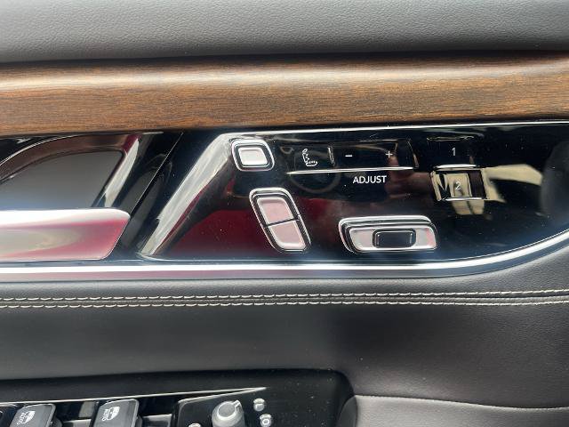 Used 2022 Jeep Grand Wagoneer Series II w/ Premium Group II AWD/4WD image 22