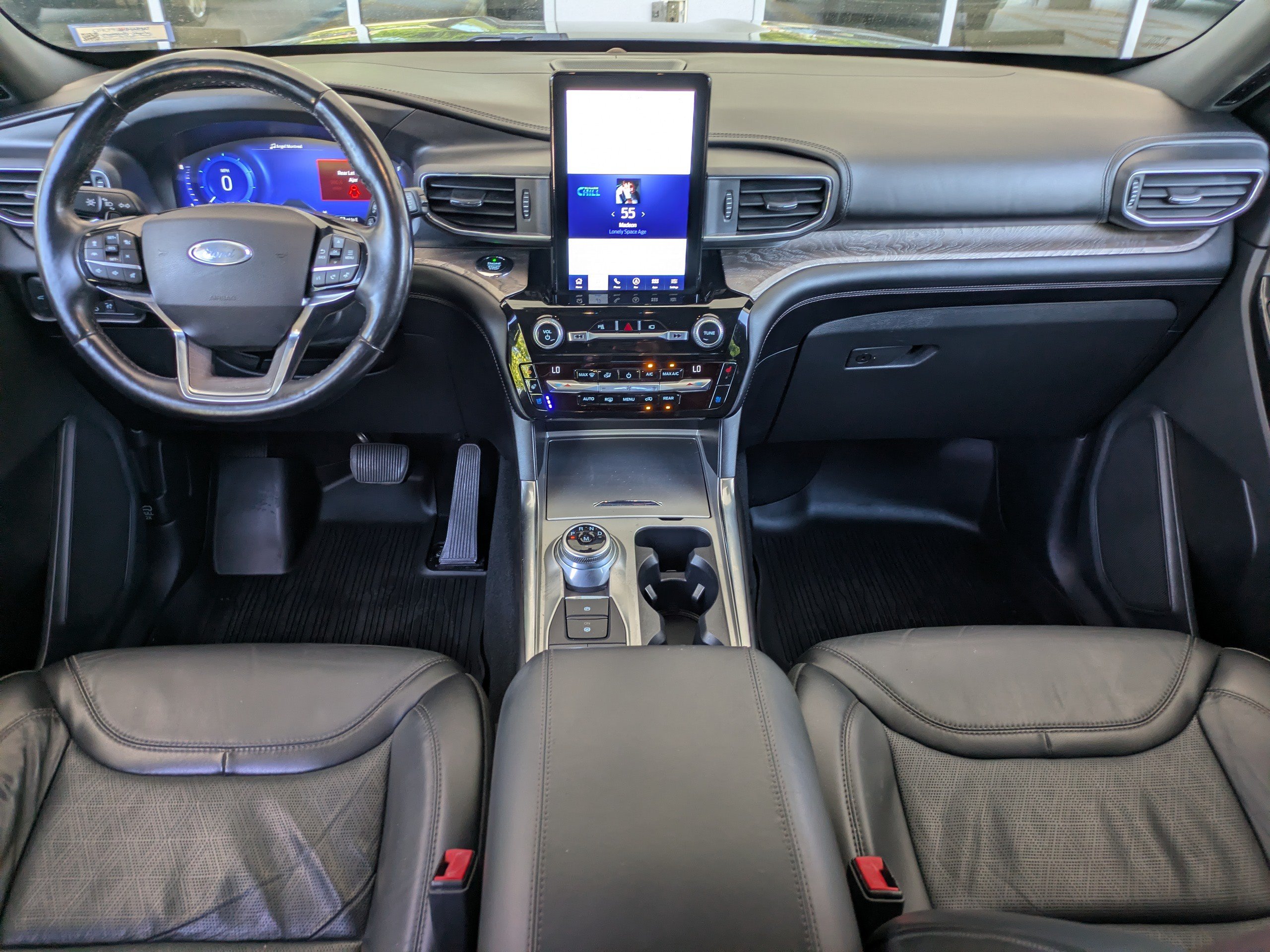 Certified 2021 Ford Explorer Platinum w/ Equipment Group 601A AWD/4WD image 17