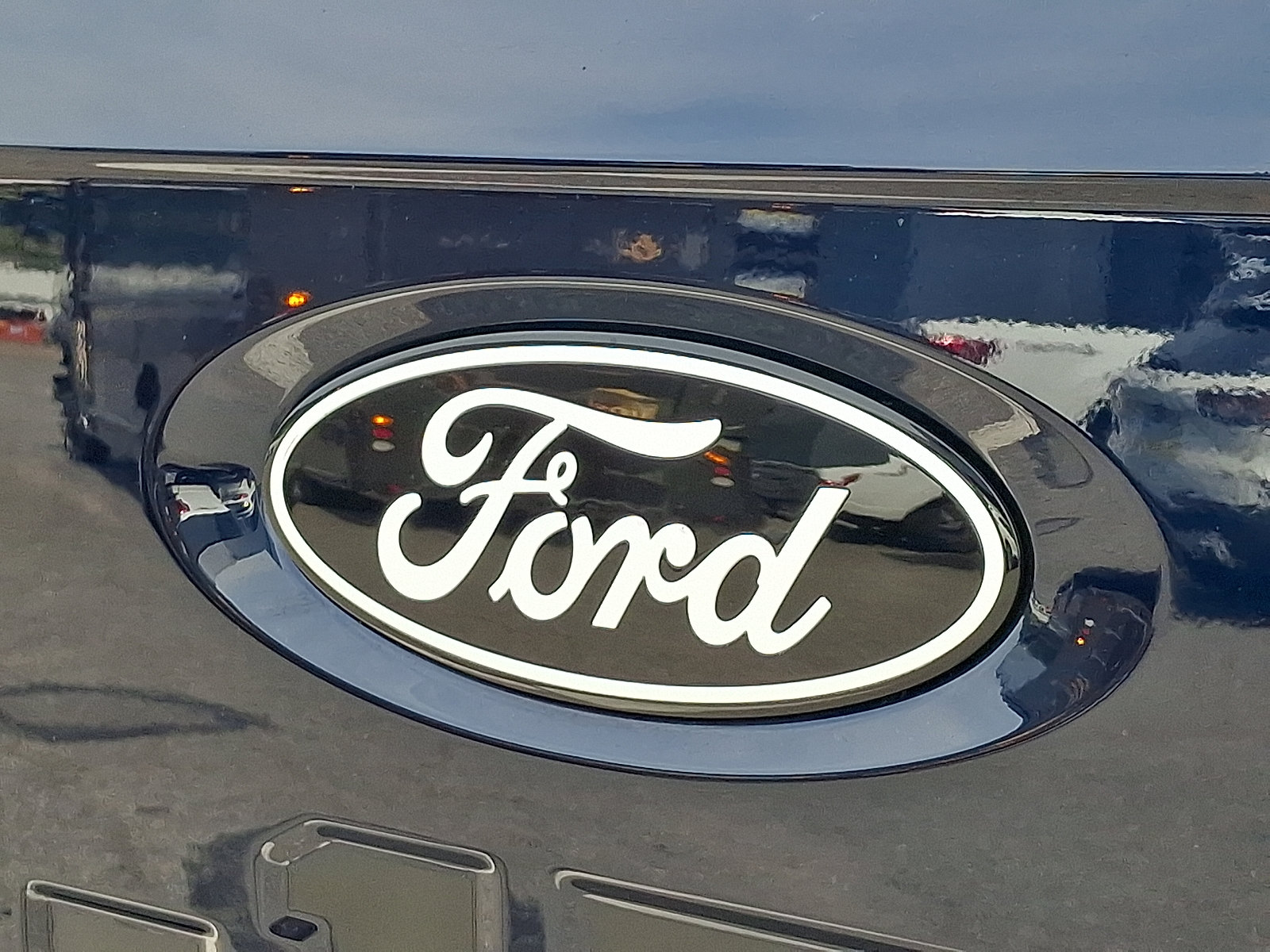 Certified 2025 Ford F150 Lariat w/ Equipment Group 501A Mid AWD/4WD image 29