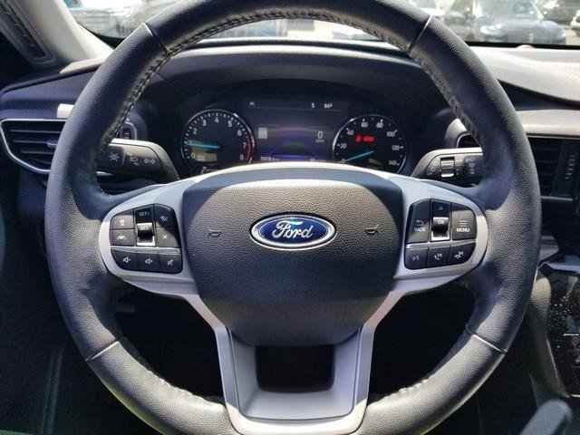 Certified 2023 Ford Explorer Limited w/ Equipment Group 301A AWD/4WD image 26