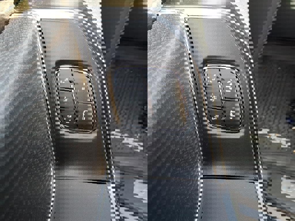 Certified 2022 Ford F150 Platinum w/ Equipment Group 701A High image 13