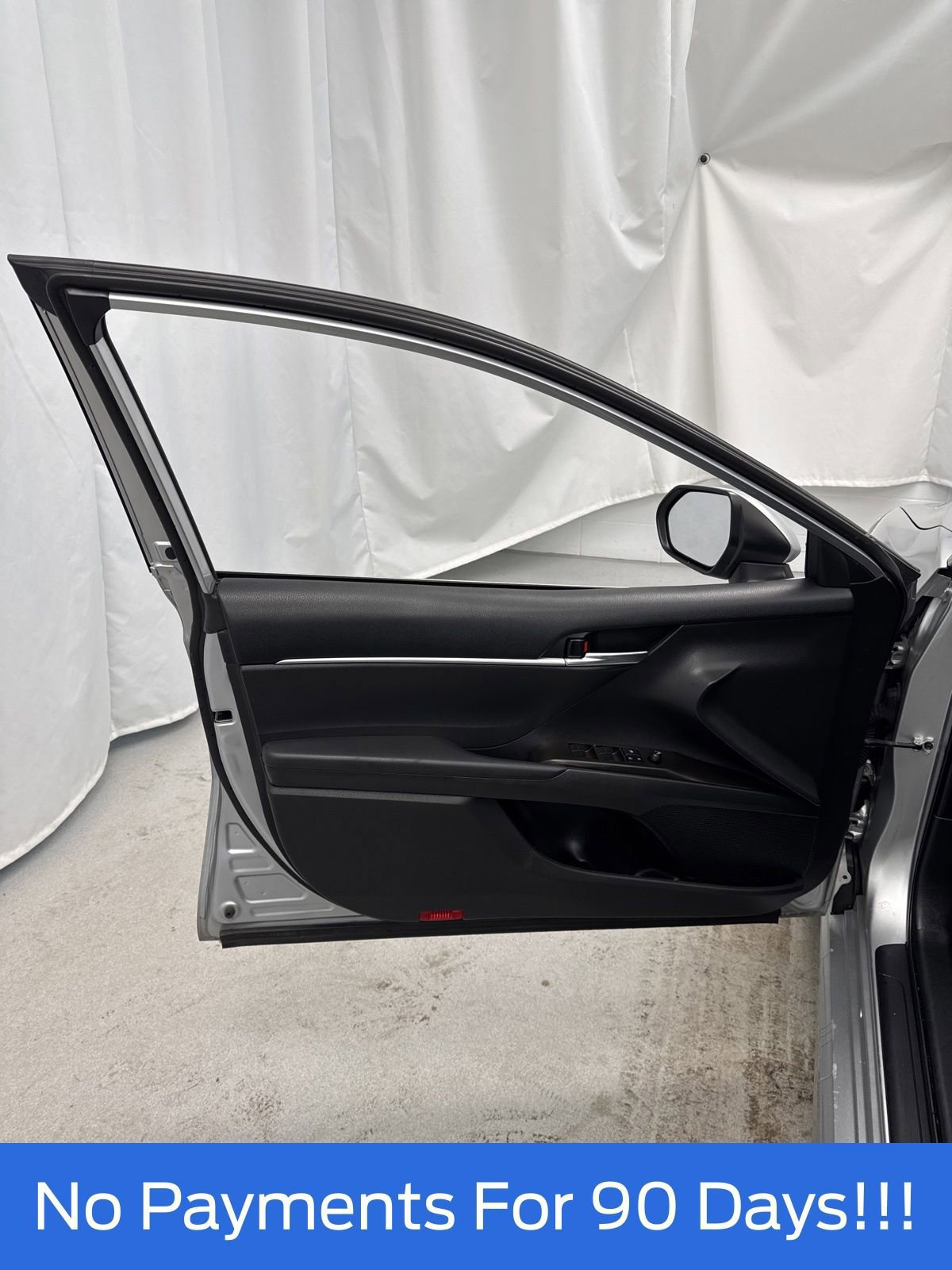 Used 2023 Toyota Camry SE image 12