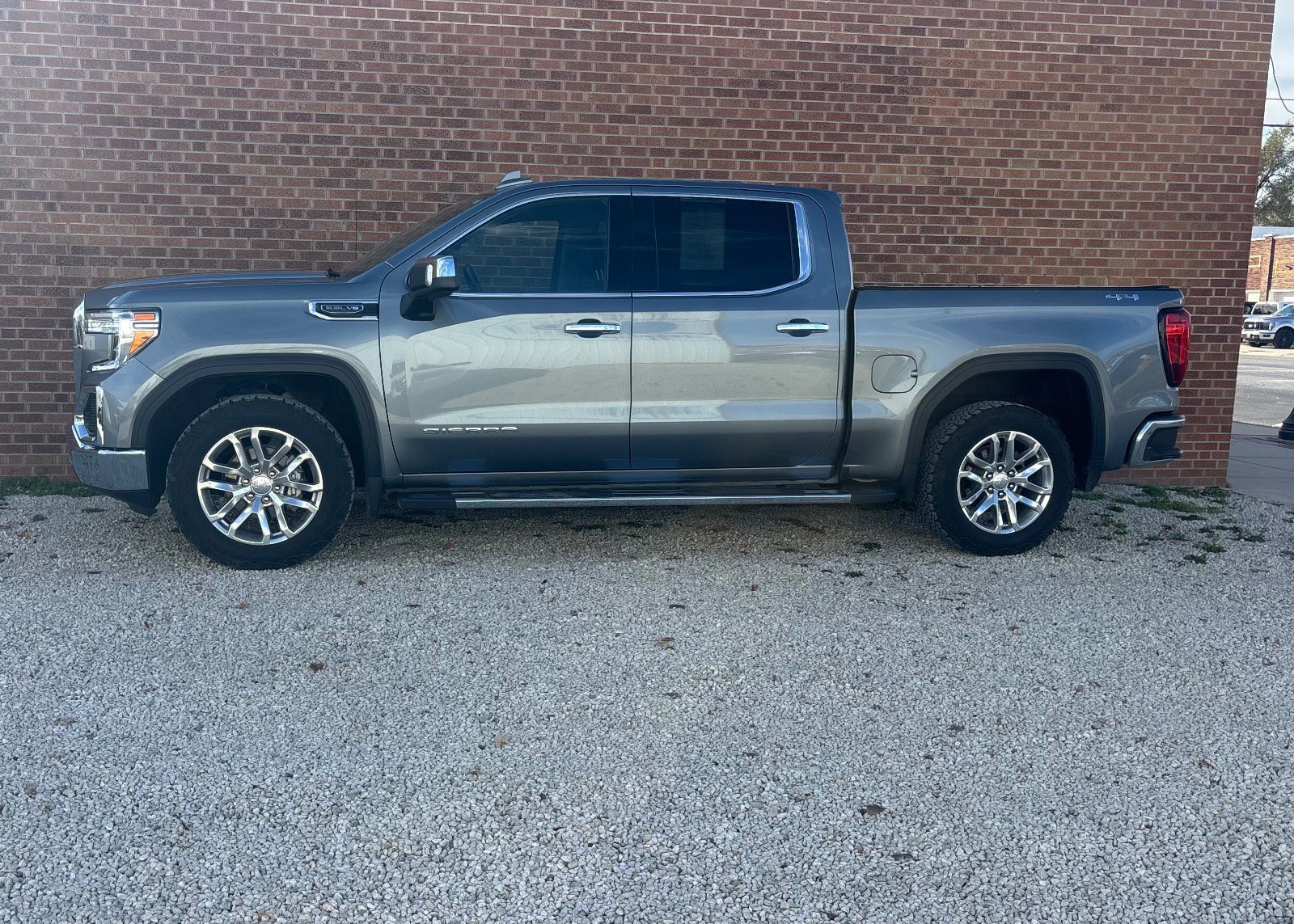 Used 2021 GMC Sierra 1500 SLT w/ SLT Premium Package image 2