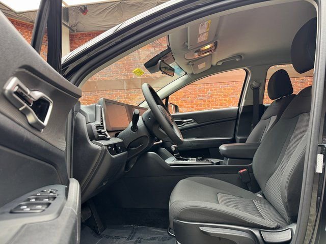 Used 2023 Kia Sportage LX image 22