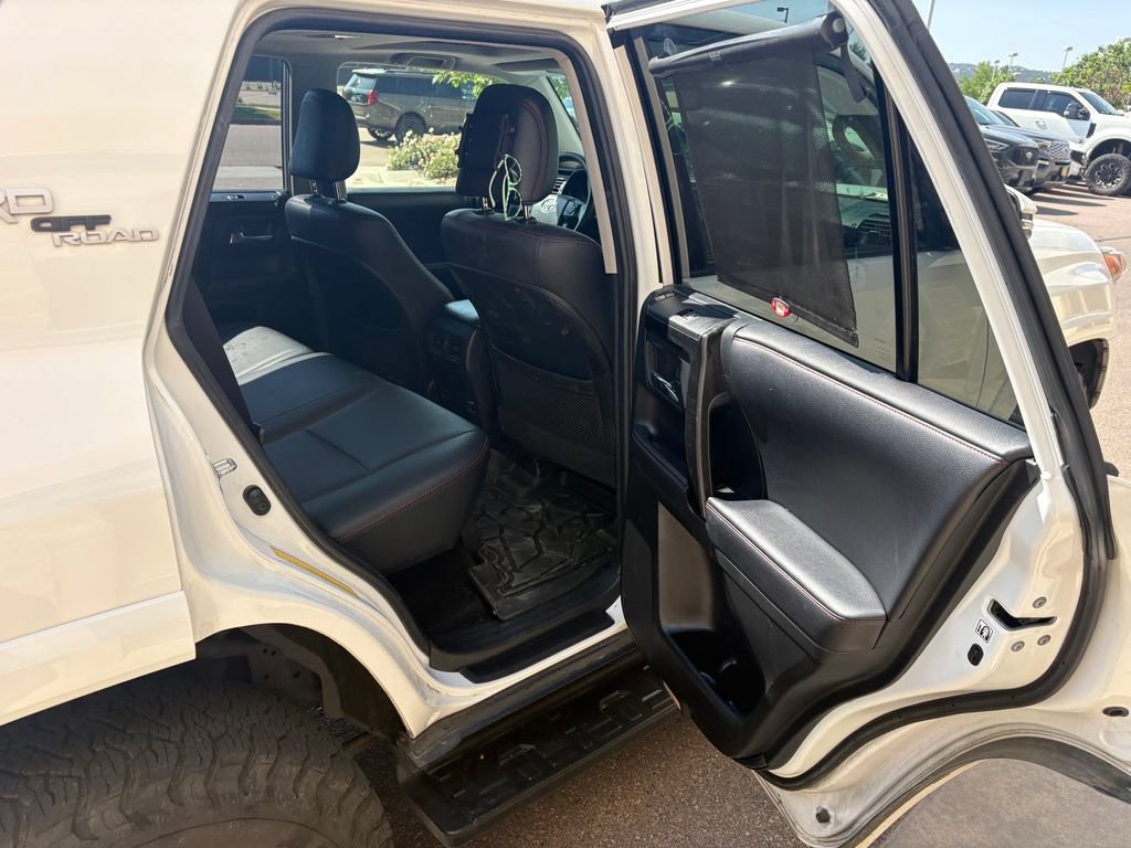 Used 2018 Toyota 4Runner SR5 AWD/4WD image 29