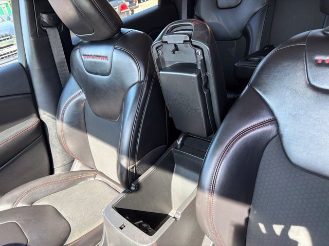 Used 2019 Jeep Cherokee Trailhawk w/ Cold Weather Group AWD/4WD image 29