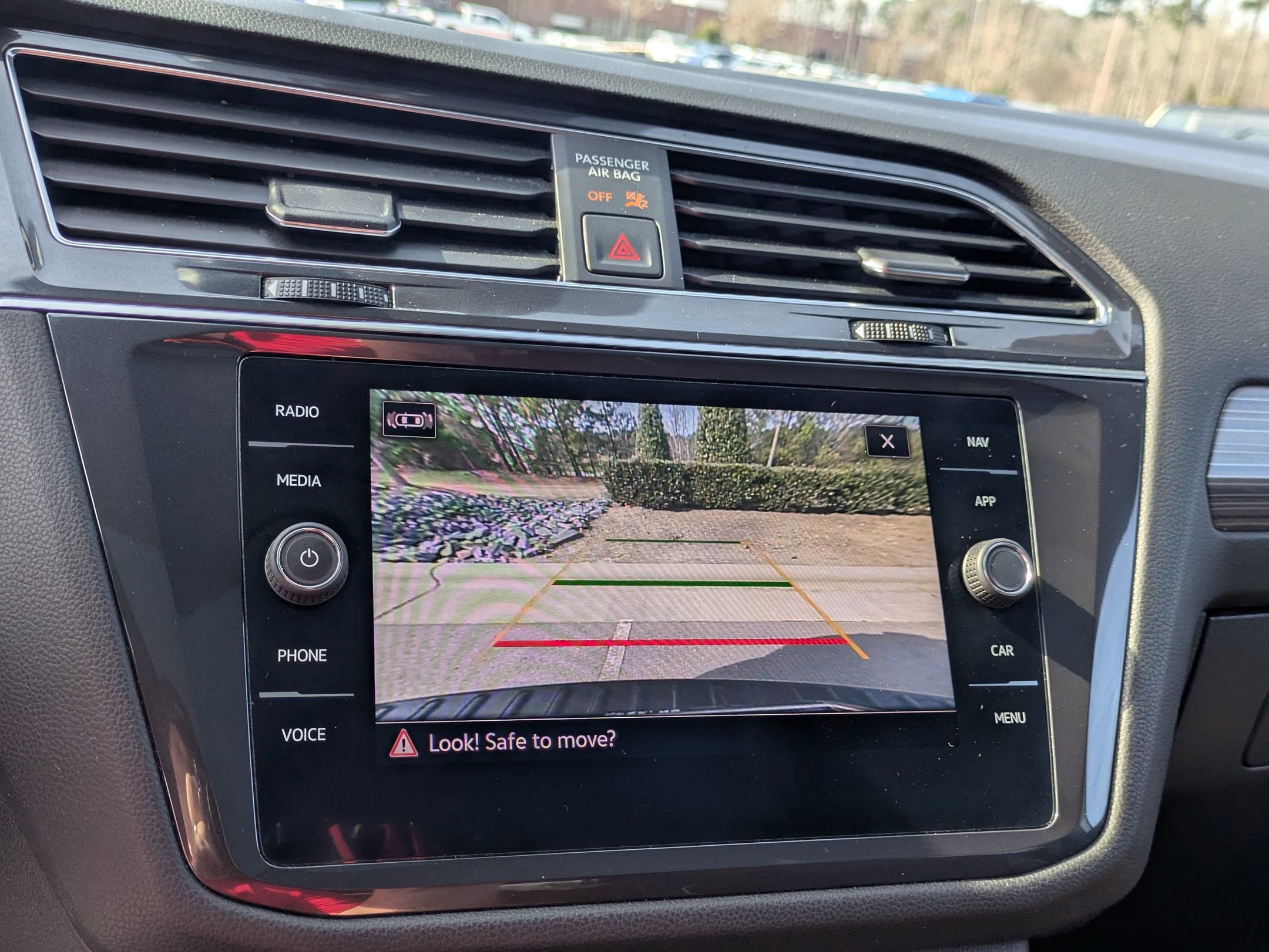 Used 2022 Volkswagen Tiguan SEL R-Line image 23