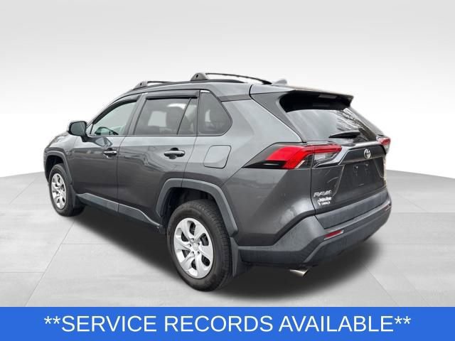 Used 2021 Toyota RAV4 LE image 3