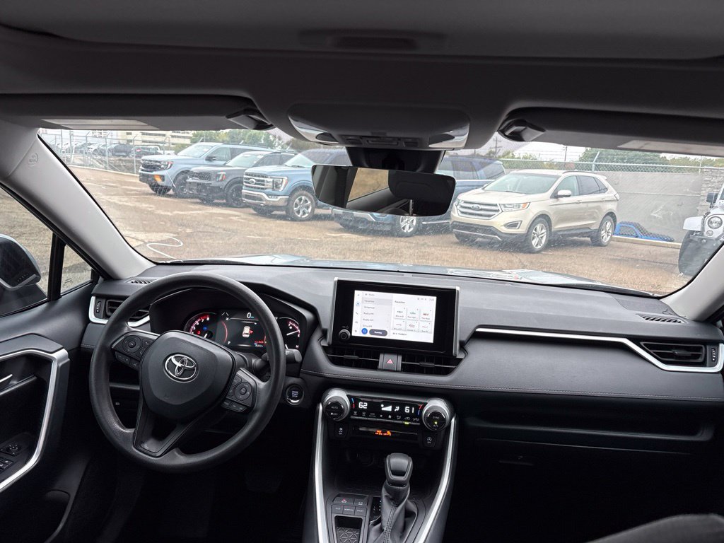 Used 2025 Toyota RAV4 XLE w/ Convenience Package FWD image 10