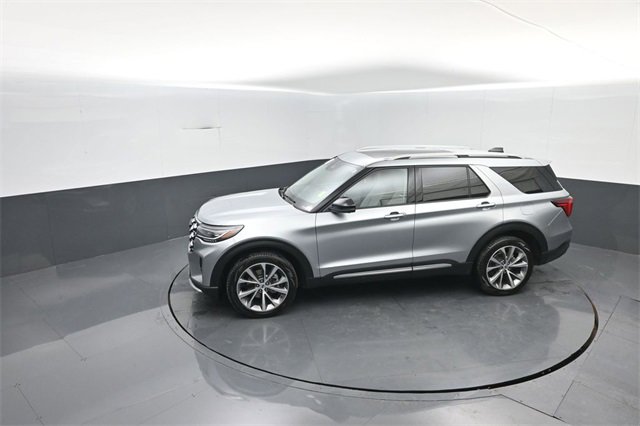 Certified 2025 Ford Explorer Platinum w/ Ultimate Package image 22