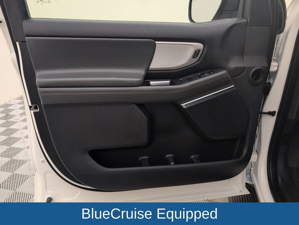 Certified 2025 Ford Expedition Active AWD/4WD image 34
