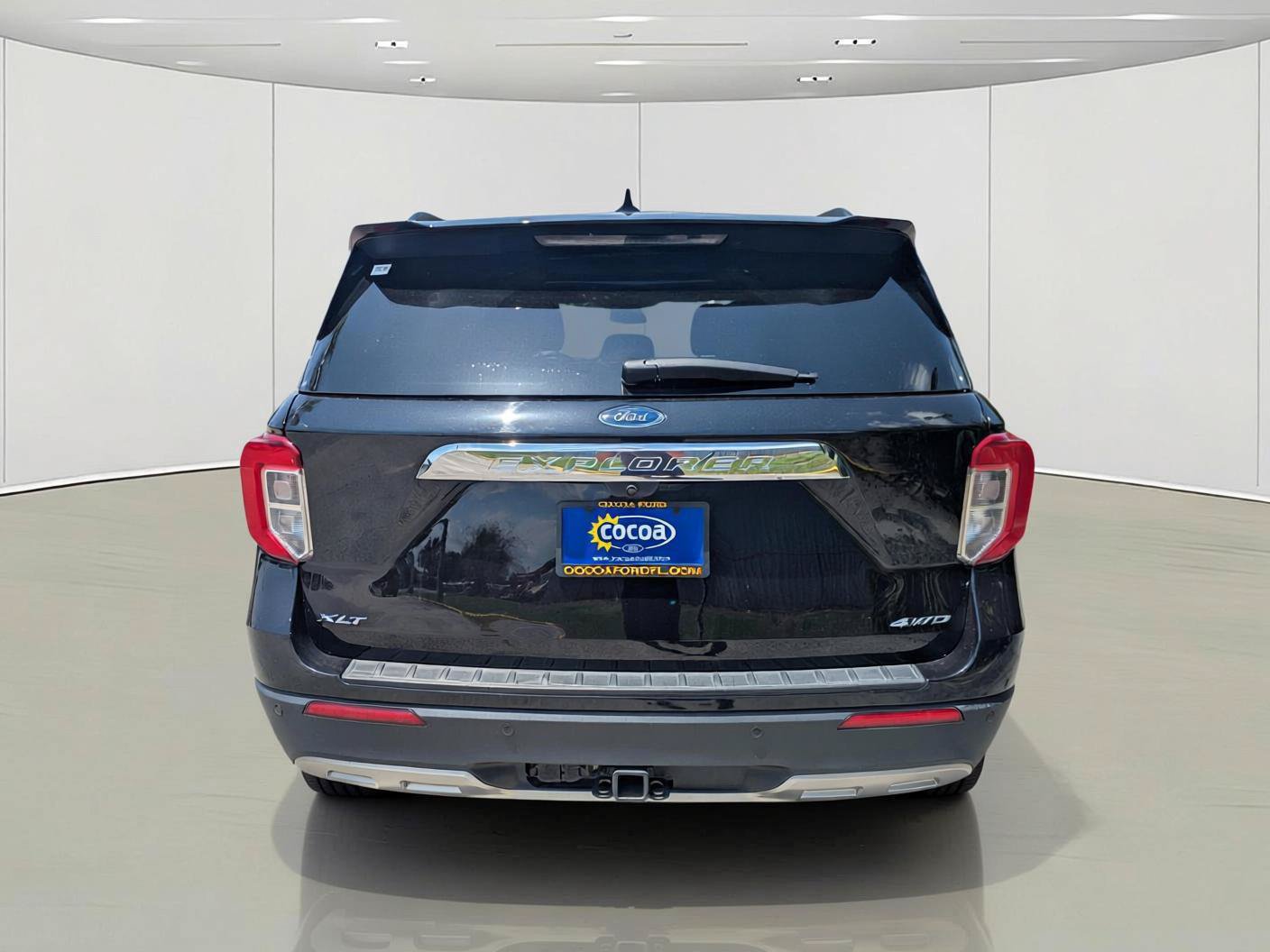 Certified 2023 Ford Explorer XLT w/ Equipment Group 202A AWD/4WD image 7