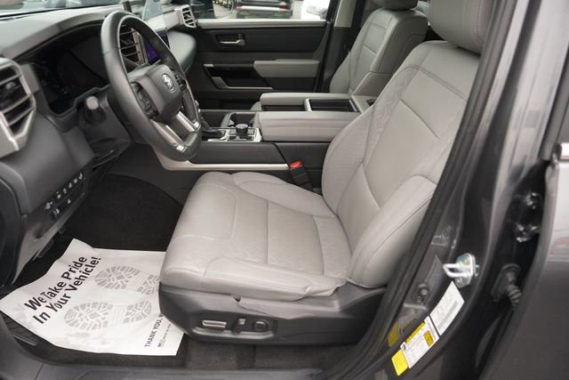 Used 2024 Toyota Tundra Limited w/ Power Package AWD/4WD image 9