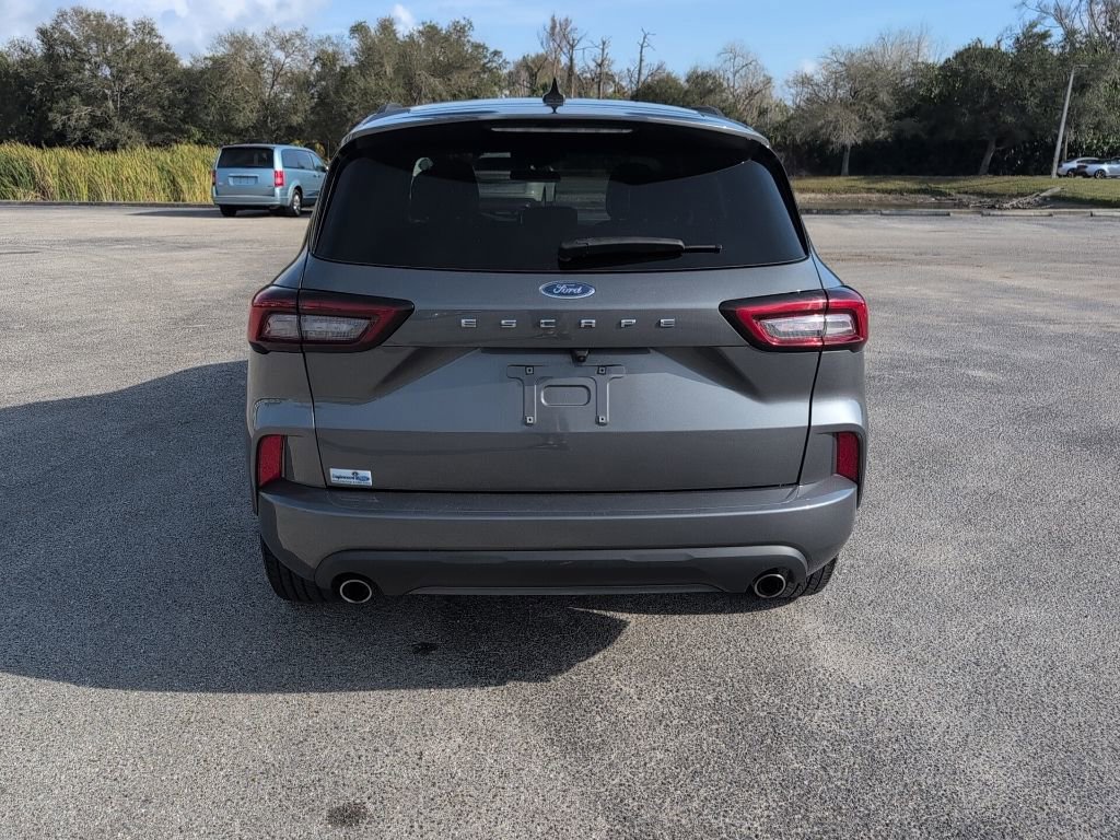 Certified 2023 Ford Escape ST-Line image 4