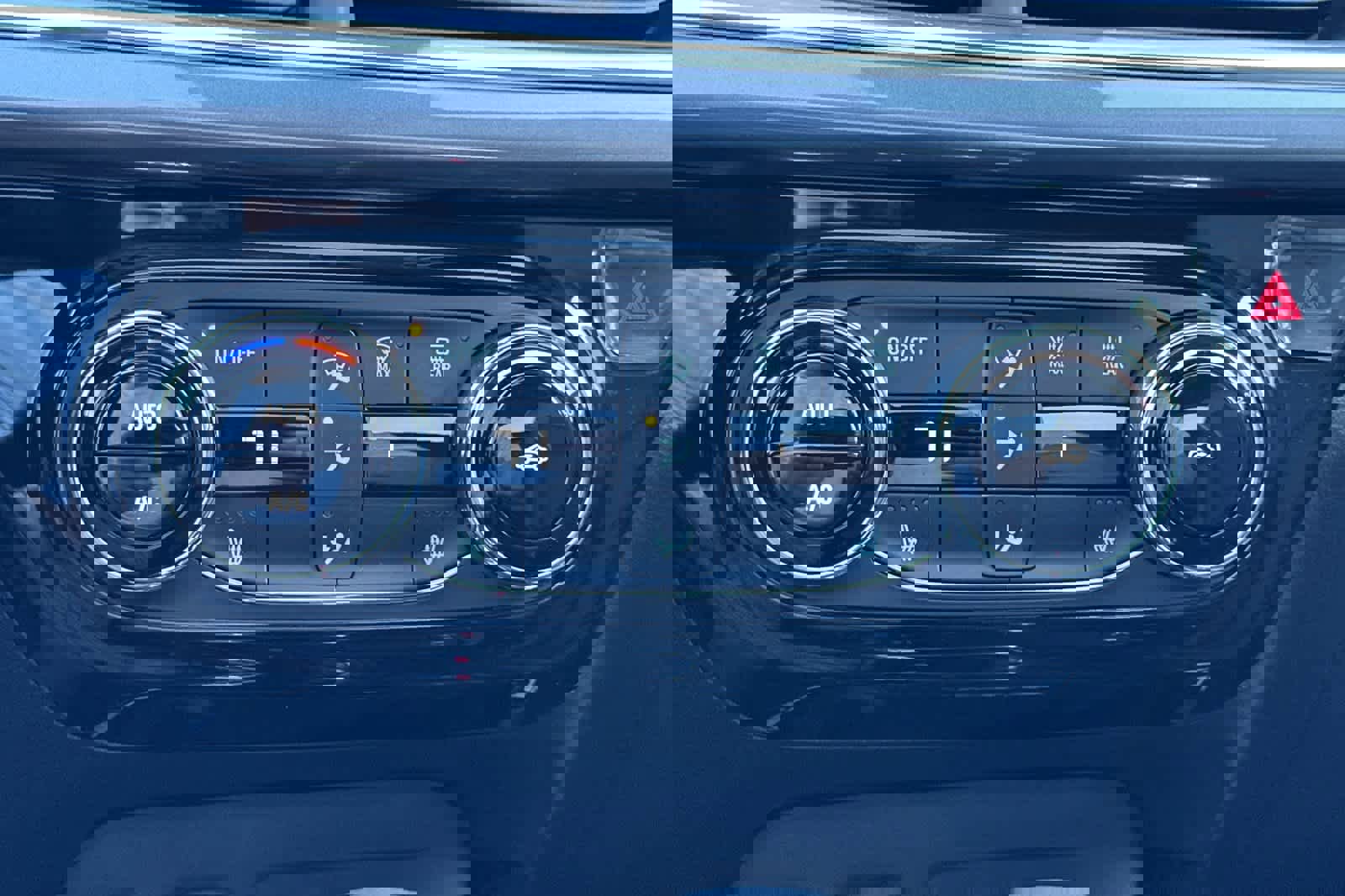 Used 2026 Chevrolet Trax ACTIV w/ Sunroof Package image 20