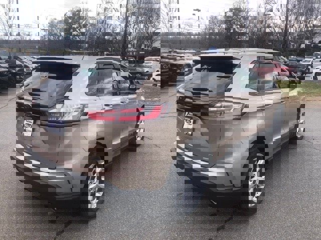 Certified 2020 Ford Edge SE image 5