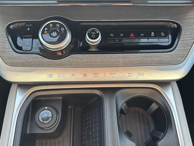 Certified 2025 Ford Expedition Max Platinum AWD/4WD image 27