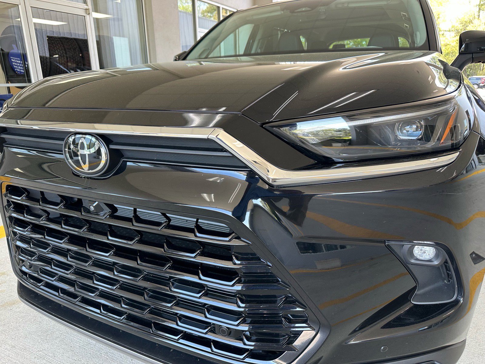 Used 2024 Toyota Grand Highlander Limited image 7