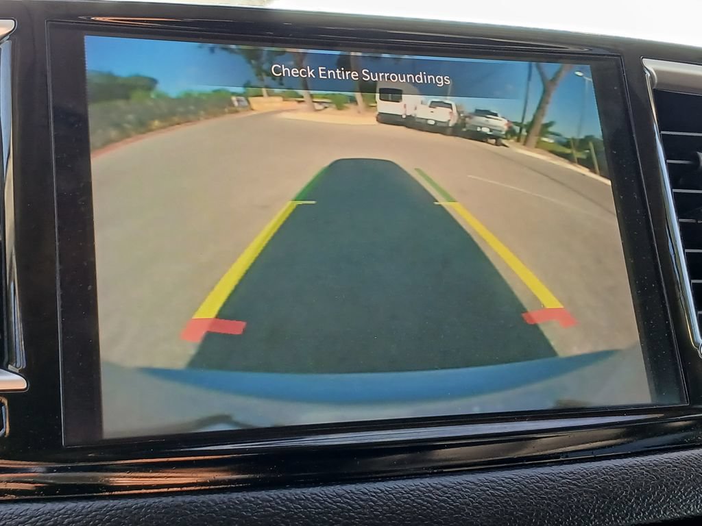 Used 2024 Chrysler Pacifica Touring-L FWD image 20