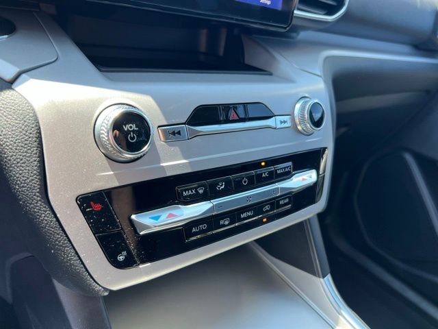 Certified 2024 Ford Explorer XLT AWD/4WD image 14