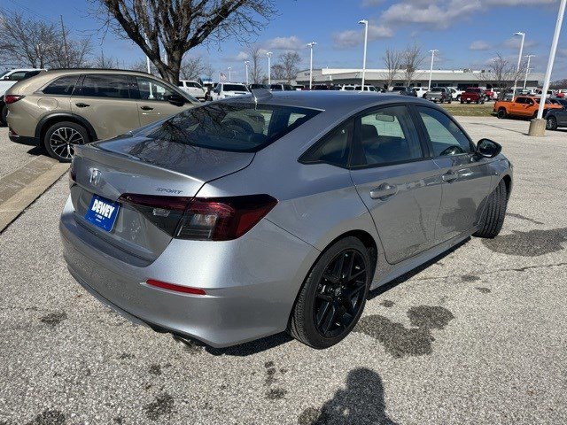 Used 2025 Honda Civic Sport image 5