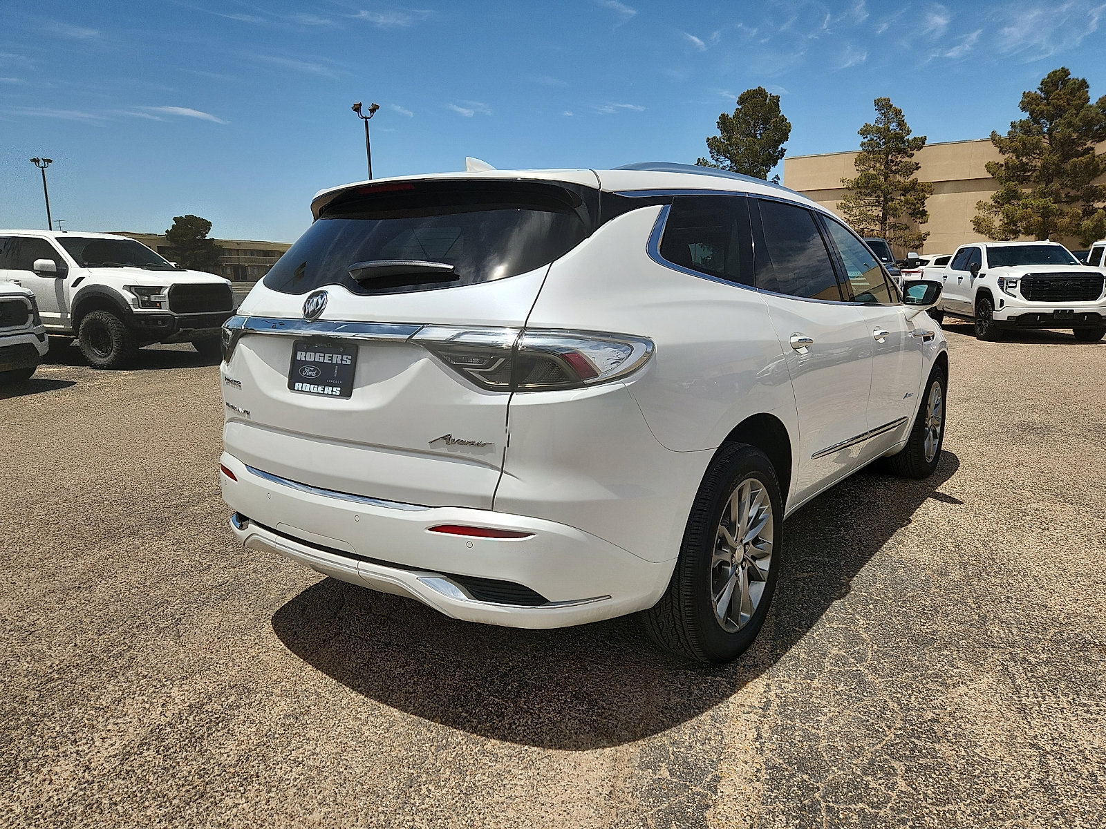 Used 2022 Buick Enclave Avenir FWD image 7