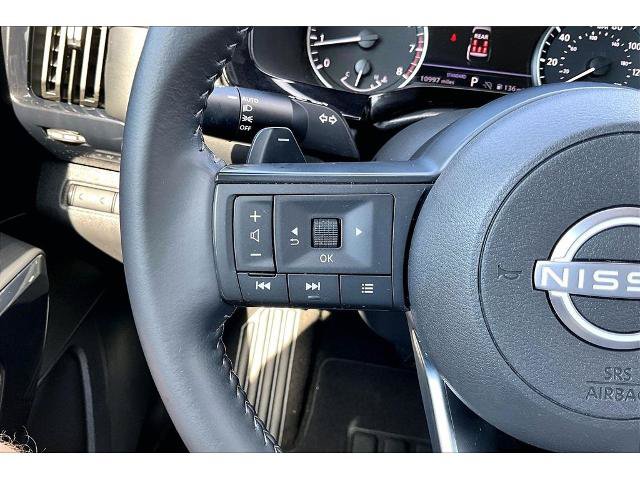 Used 2025 Nissan Pathfinder SV w/ SV Premium Package FWD image 11