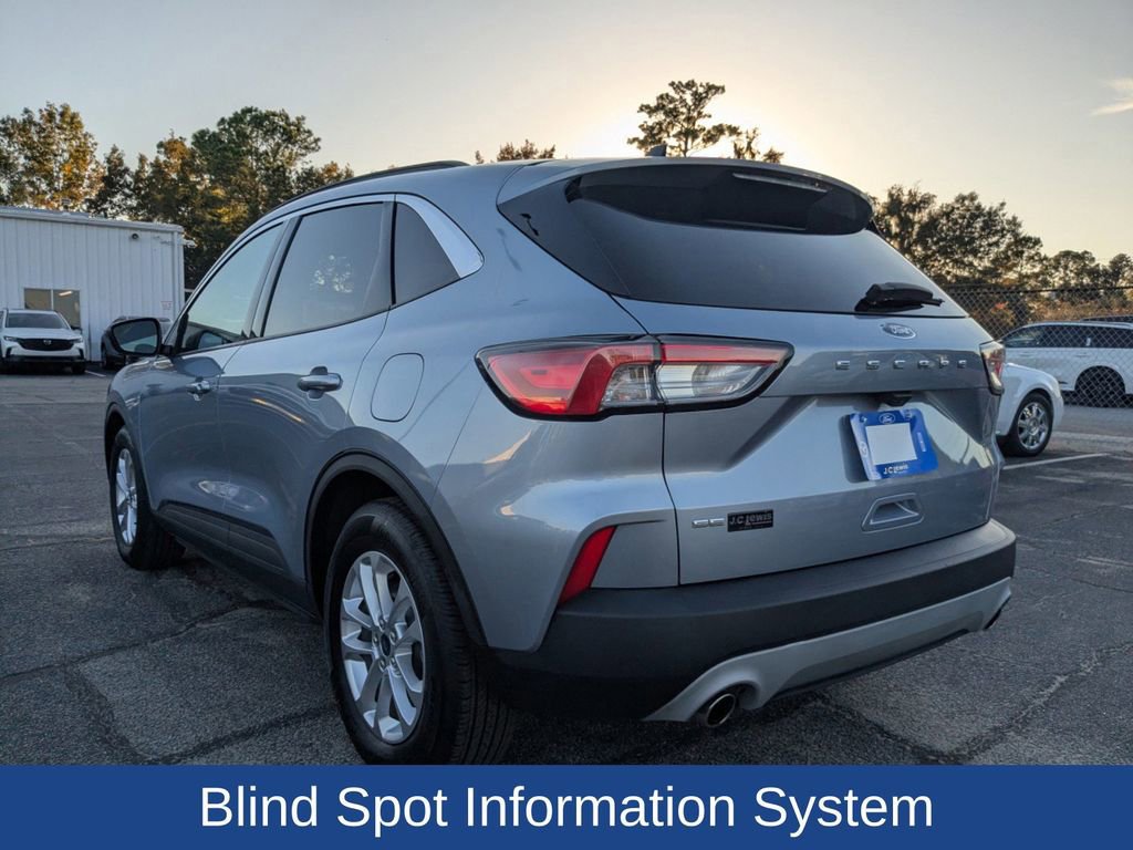 Certified 2022 Ford Escape SE w/ Convenience Package image 3
