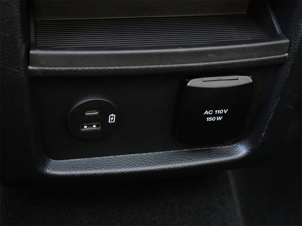 Certified 2022 Ford Edge Titanium w/ Class II Trailer Tow Package image 14