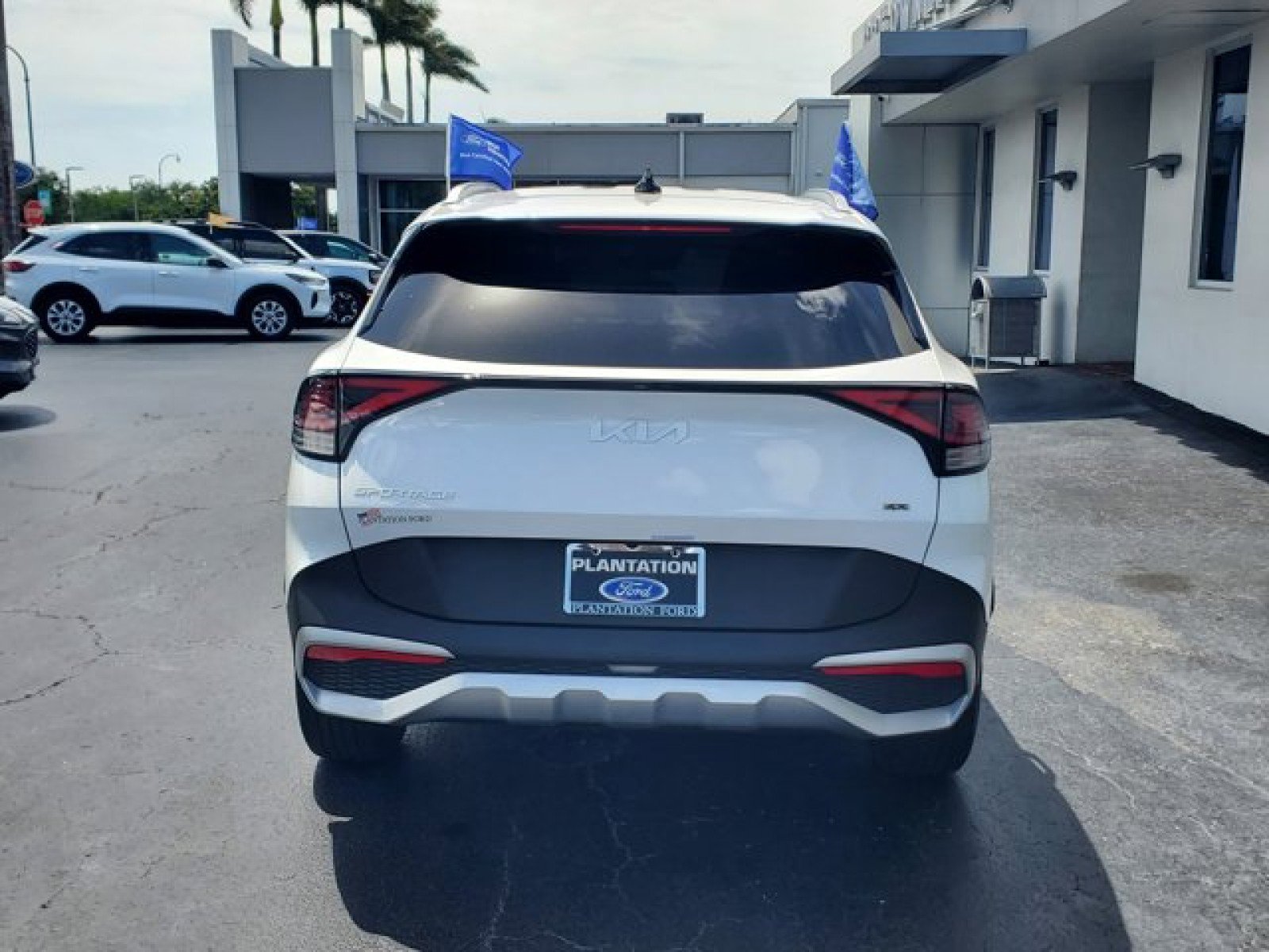 Used 2024 Kia Sportage EX image 6