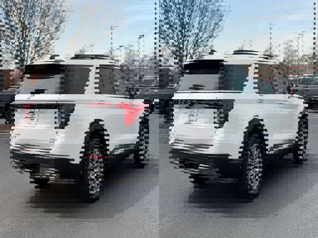 Certified 2025 Ford Explorer Active w/ Active Comfort Package image 3