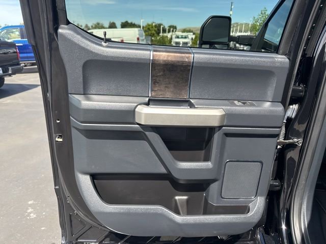 Certified 2022 Ford F250 Lariat w/ Black Appearance Package image 12
