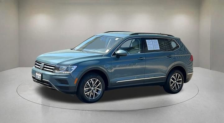 Used 2020 Volkswagen Tiguan SE FWD image 2