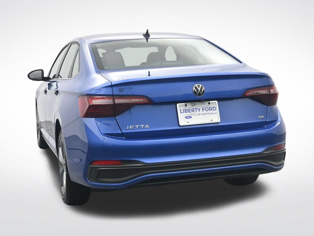 Used 2024 Volkswagen Jetta SE FWD image 9