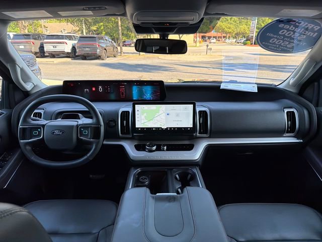 Certified 2025 Ford Expedition Active AWD/4WD image 14