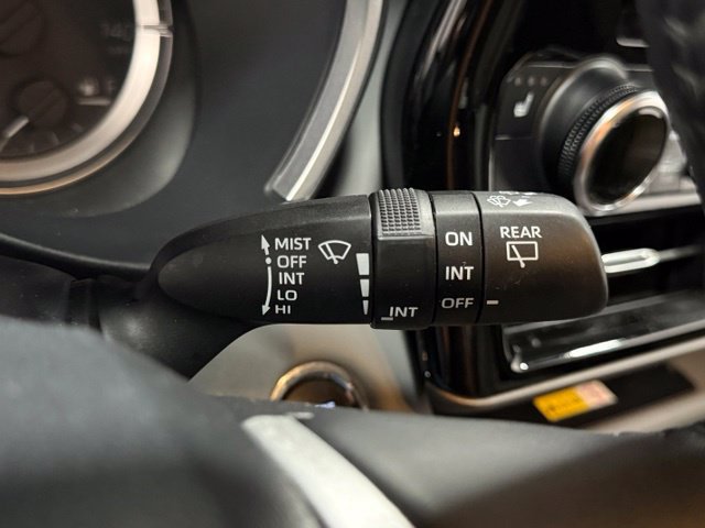 Used 2023 Toyota Highlander XLE FWD image 19