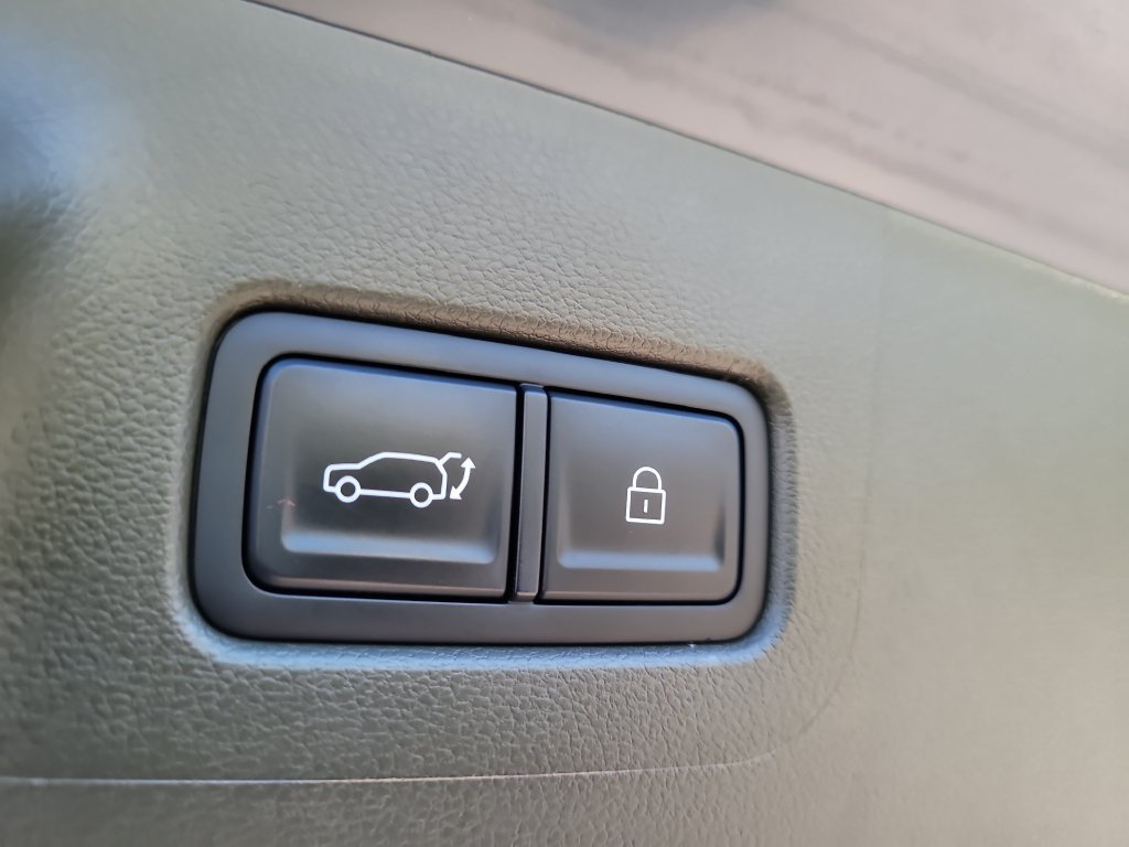 Used 2025 Hyundai Santa Fe Calligraphy FWD image 8