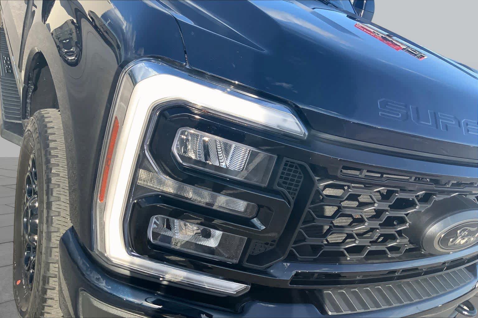 Certified 2025 Ford F250 Lariat w/ Lariat Ultimate Package AWD/4WD image 28