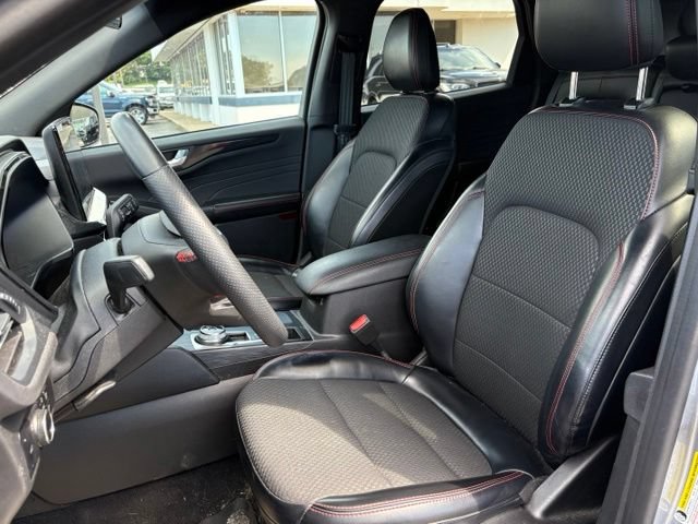 Certified 2023 Ford Escape ST-Line w/ Tech Pack #1 AWD/4WD image 14