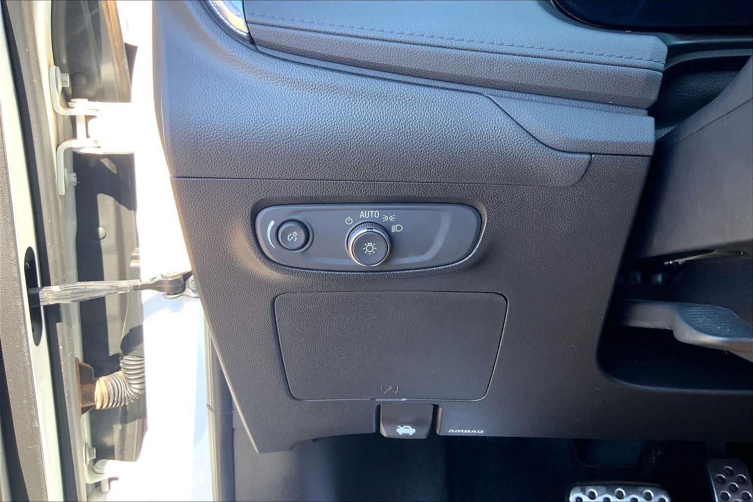 Used 2025 Buick Encore GX Sport Touring w/ Advanced Technology Package FWD image 34
