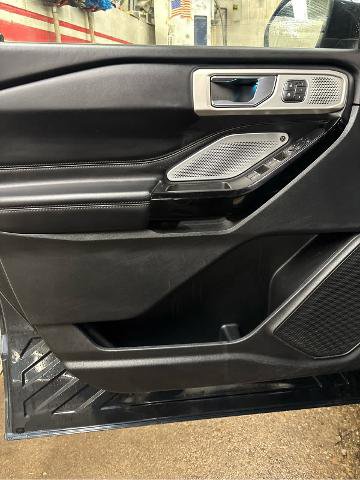 Certified 2022 Ford Explorer Platinum w/ Equipment Group 601A image 20