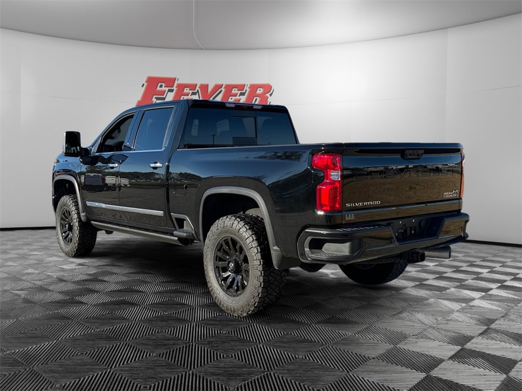 Used 2024 Chevrolet Silverado 2500 High Country image 3